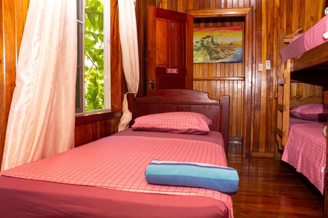 Bastimentos Hill Guest House Bocas del Toro Esterno foto